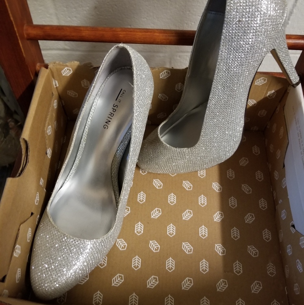 Silver heels - Picture 4 of 5